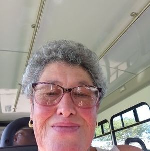 Meet your Posher, Dee